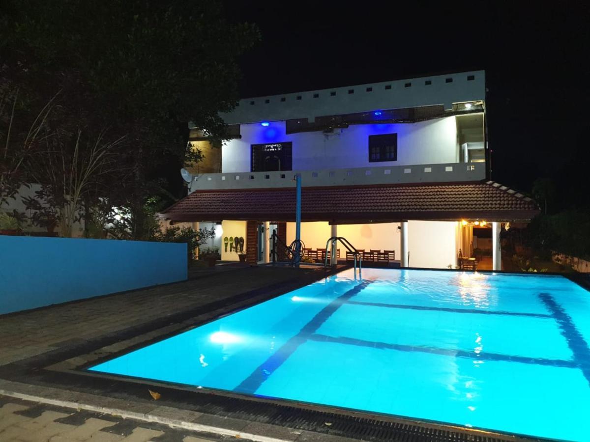 Villa Талпе Экстерьер фото