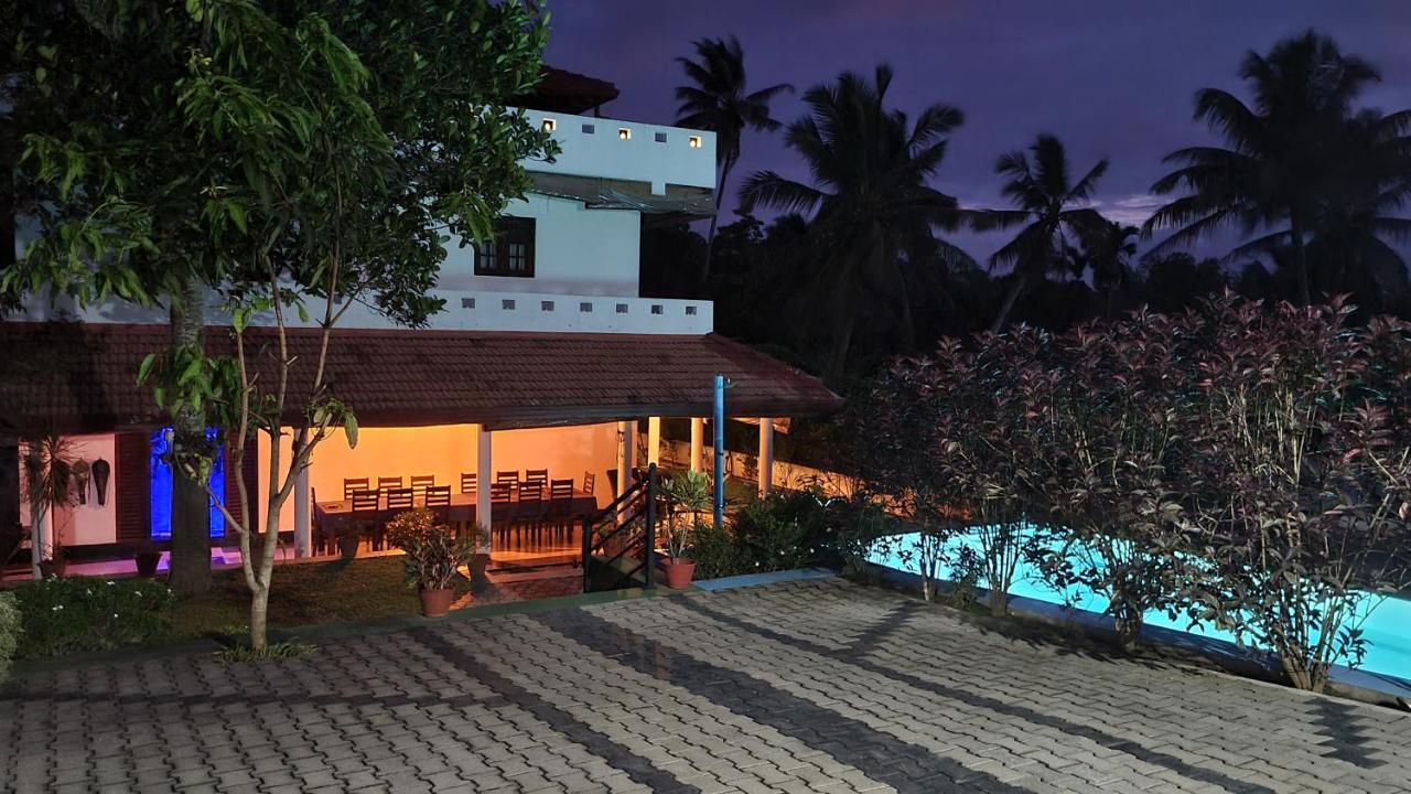 Villa Талпе Экстерьер фото