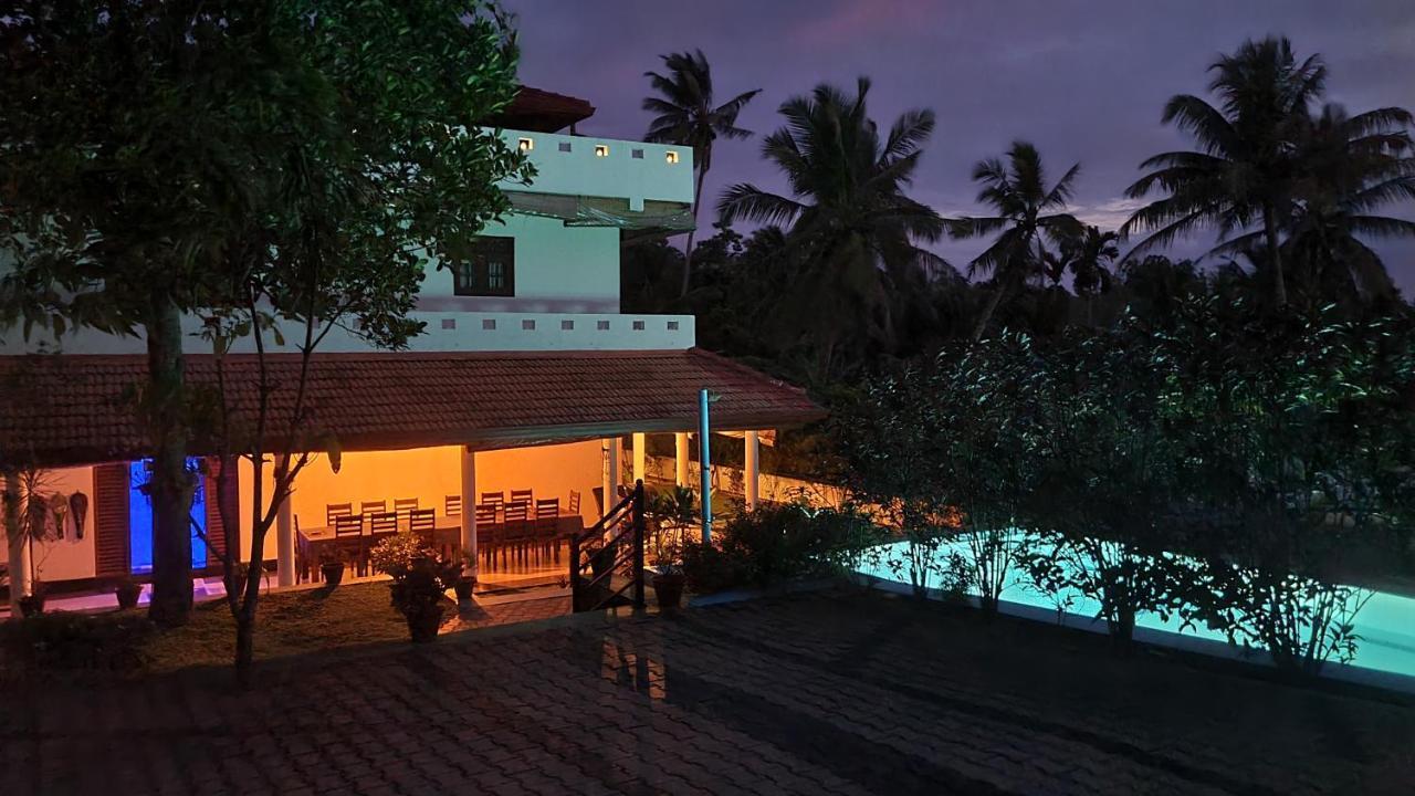 Villa Талпе Экстерьер фото