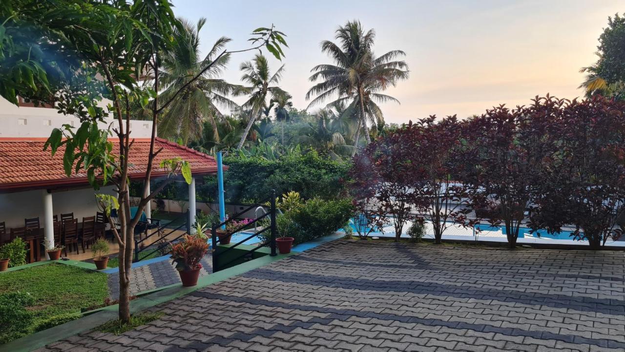 Villa Талпе Экстерьер фото