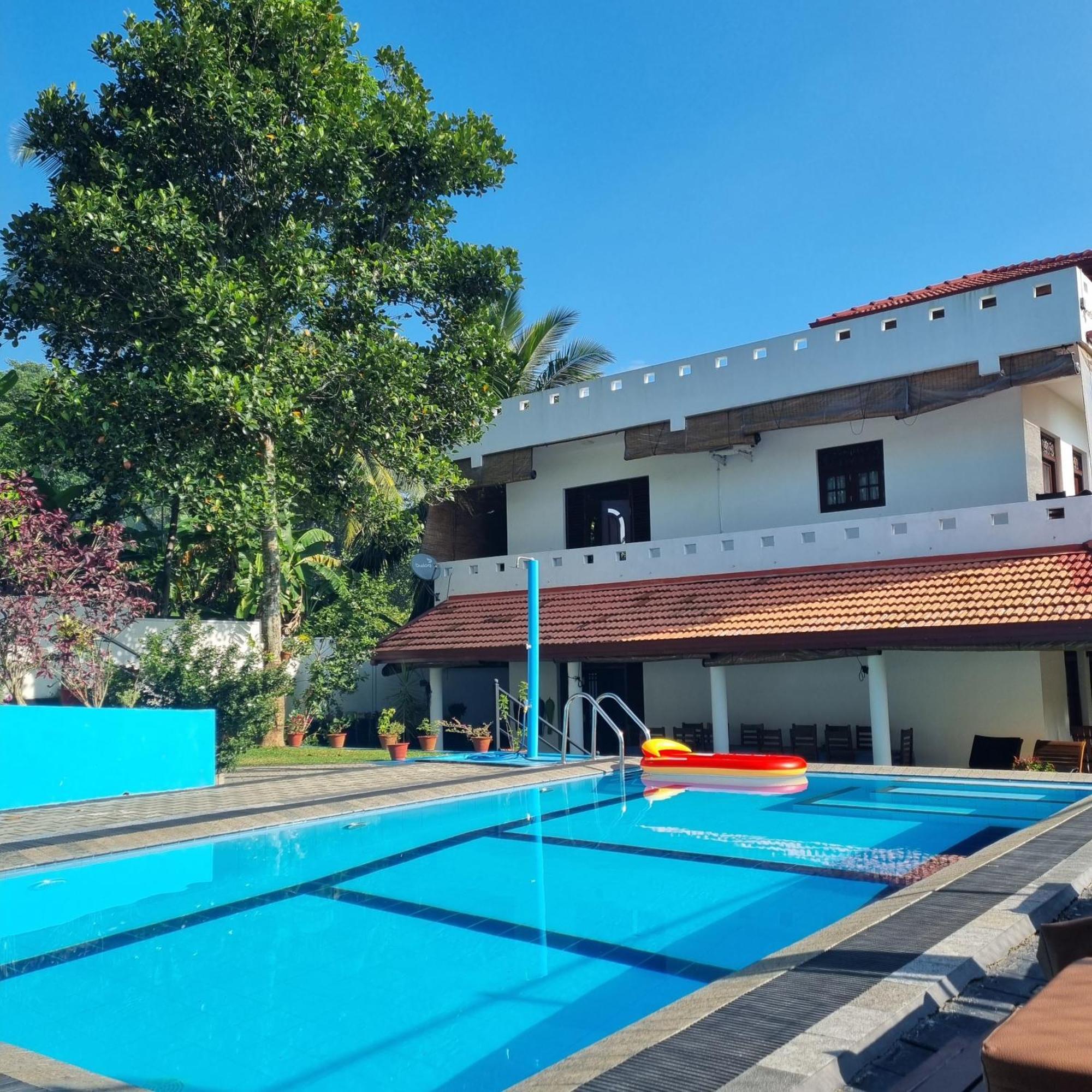 Villa Талпе Экстерьер фото